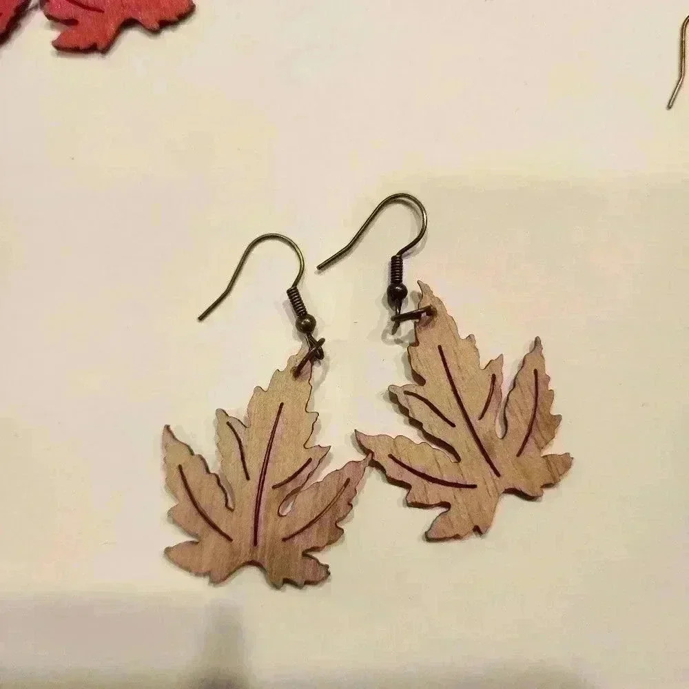 COPY - Fall natural maple leaf bronze hardware one size earring new with tags h… - Picture 2 of 2